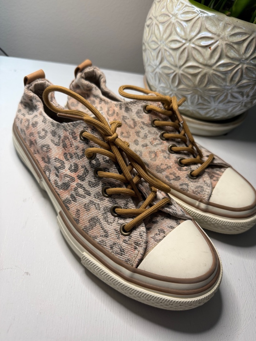 Very G Leopard Print Low-Top Sneakers in Tan and Brown